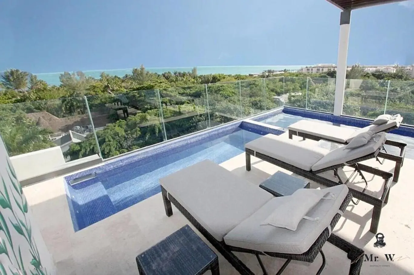 Oceanview Rooftop Pool Spa Tub Steps To Beach بلايا ديل كارمن شقة